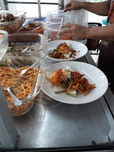 Menikmati Kuliner Lontong Medan di Pertigaan Haji Nawi Jaksel